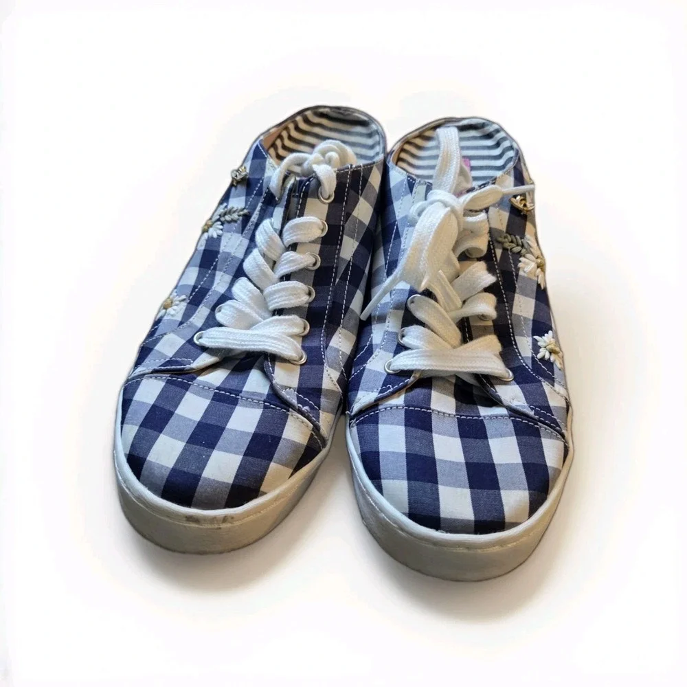 Betsey Johnson Edna Gingham Daisy Bee Embroidered‎ Sneakers Blue White 7.5M**